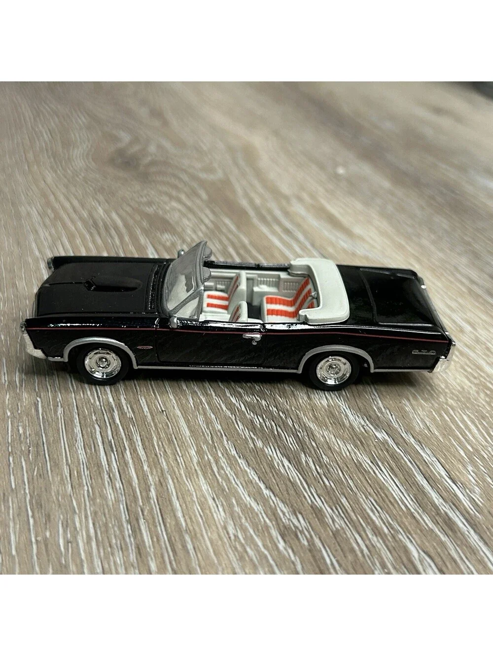 New Ray 1966 Pontiac GTO Convertible 1:43 Diecast Car Black